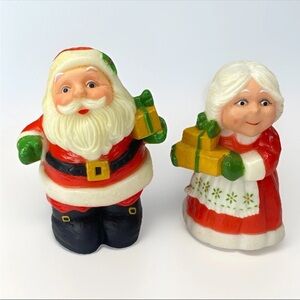 Vtg Hallmark Cards Mr and Mrs Santa Claus Christmas Salt & Pepper Shakers 1980s
